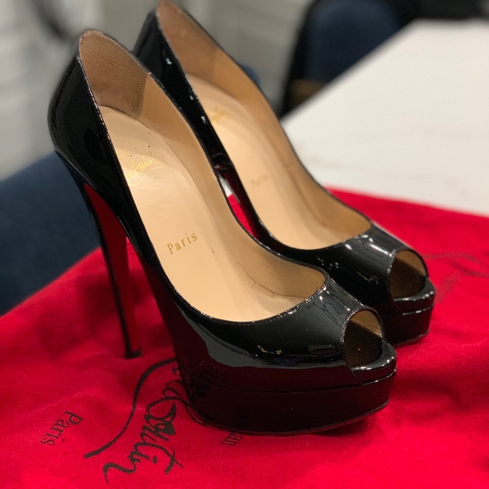 louboutin lady peeps